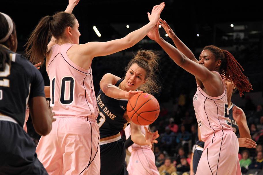Una fase del match di basket femminile tra Notre Dame e Georgia Tech (Reuters)